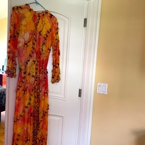 Long evening dress with small flowers and belt, boho style, small tail
